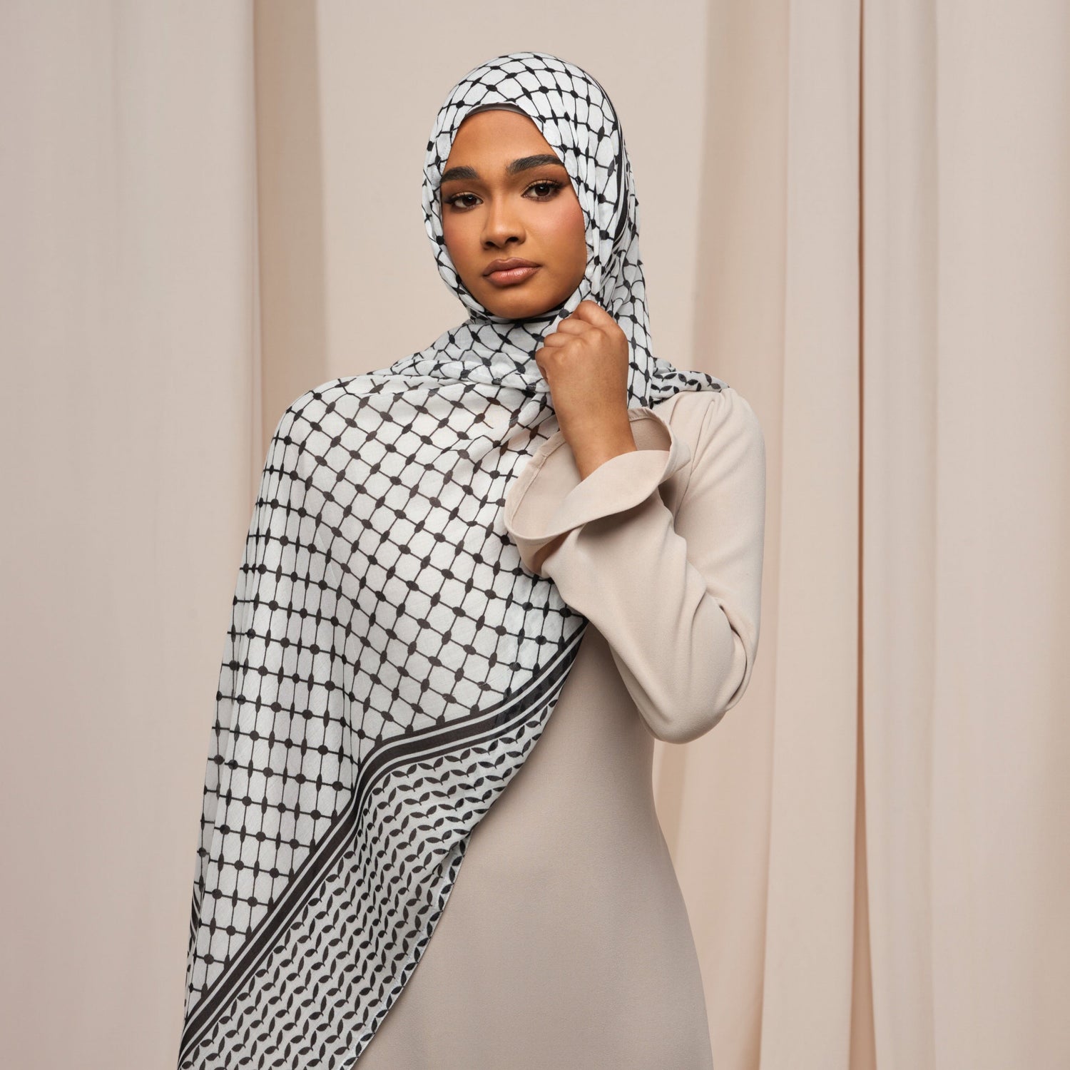 BLACK KEFFIYEH printed hijab