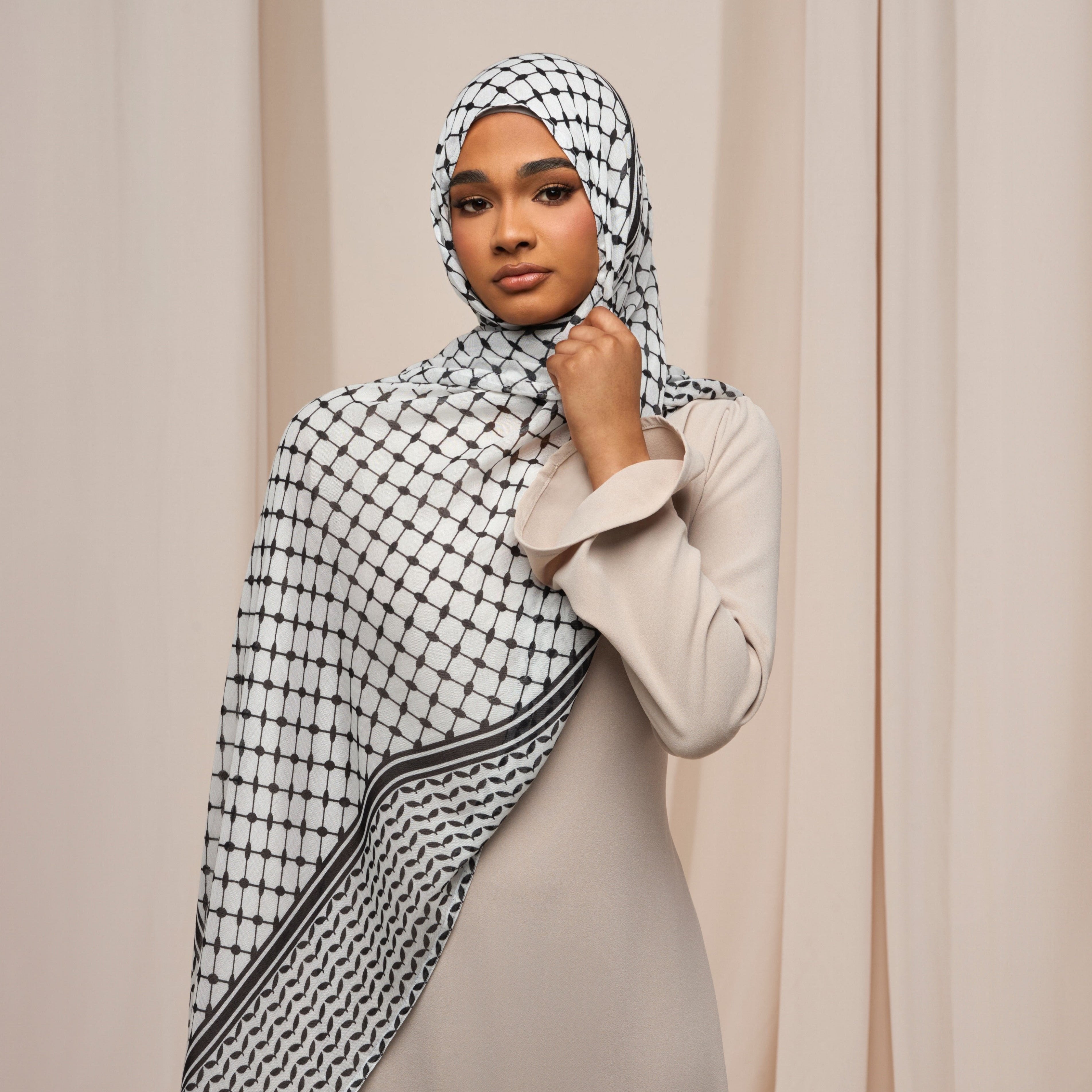 BLACK KEFFIYEH printed hijab