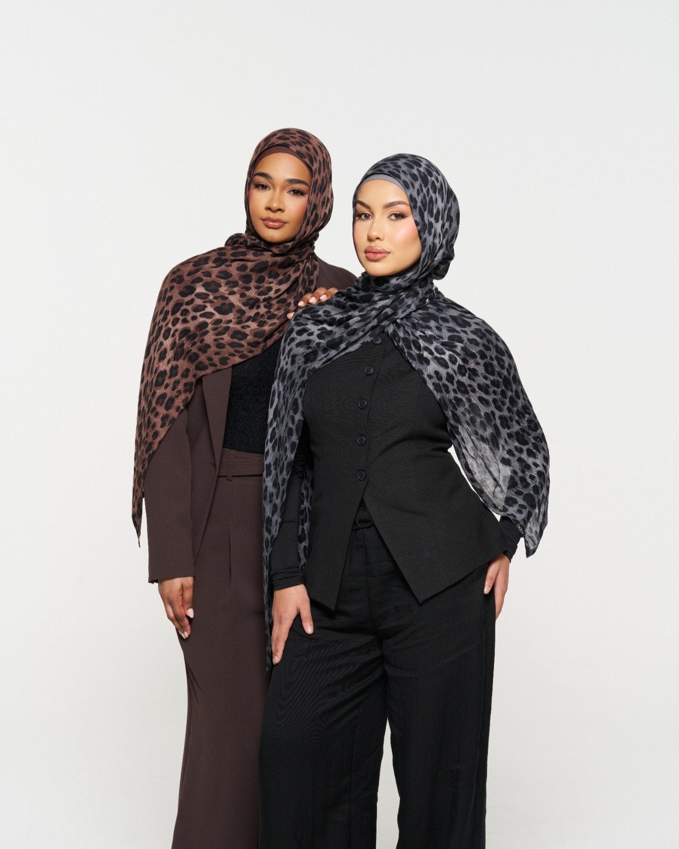 Leopard- Grey