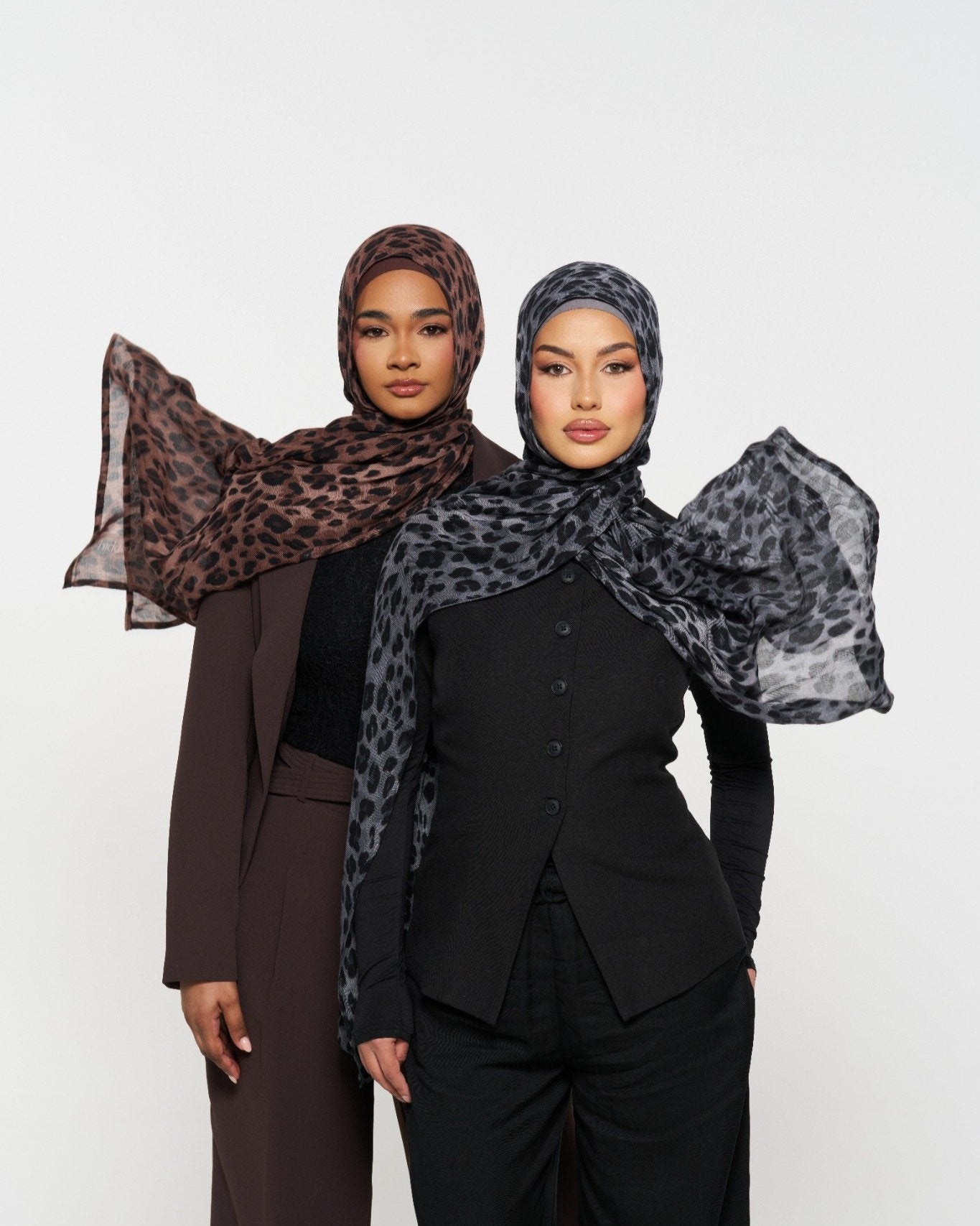 Leopard- Grey