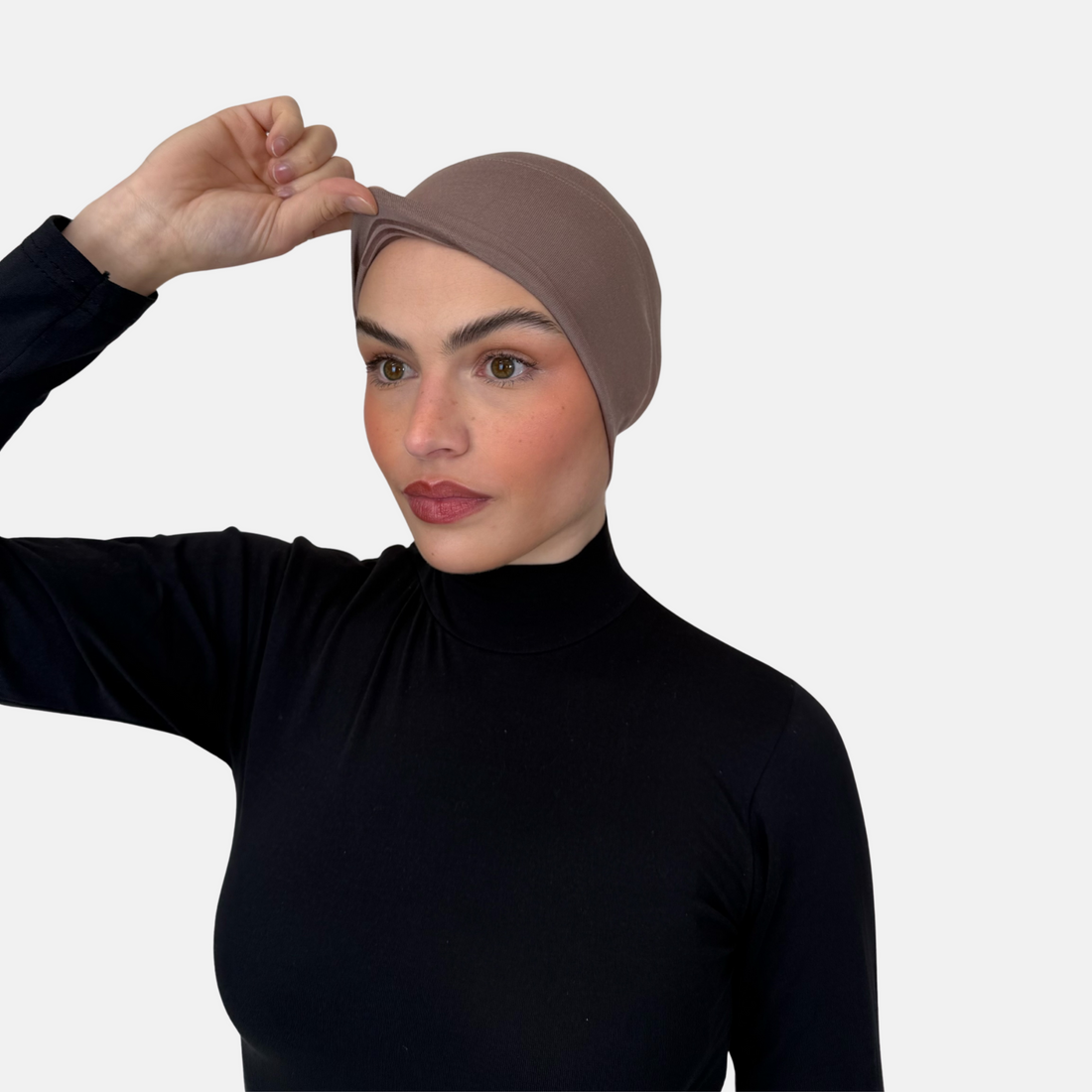Dusk grip under cap