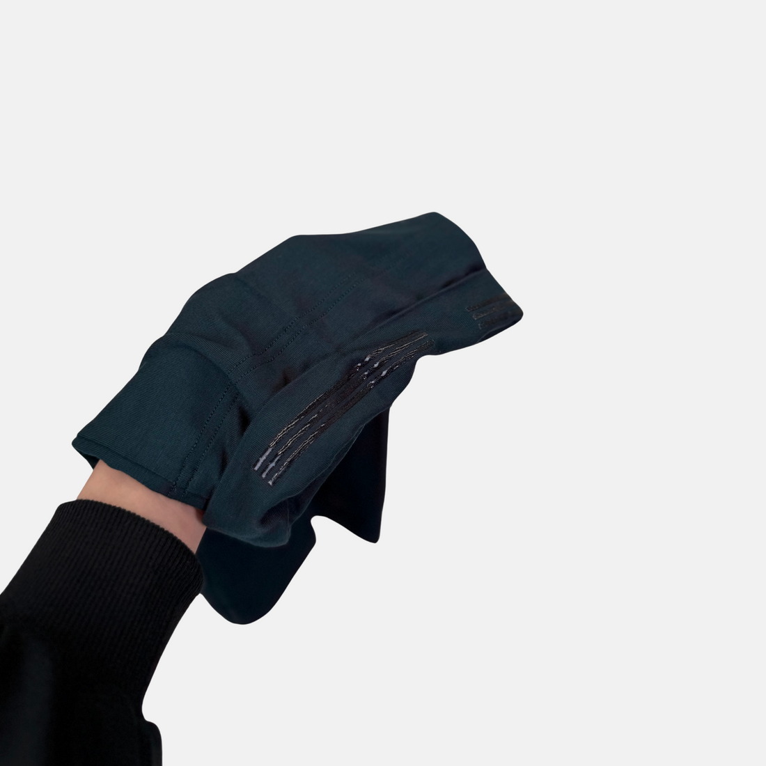Teal grip under cap