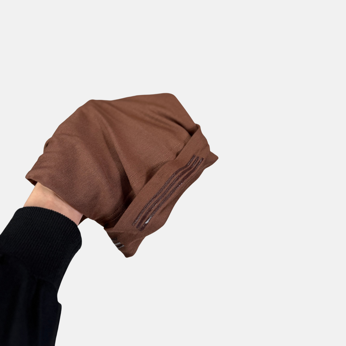 Walnut grip under cap